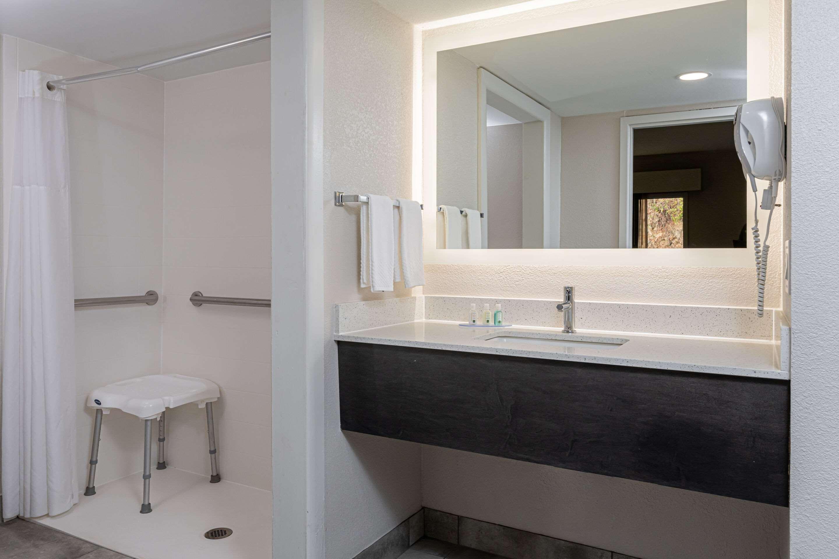 Quality Inn Asheville Downtown Tunnel Rd Εξωτερικό φωτογραφία