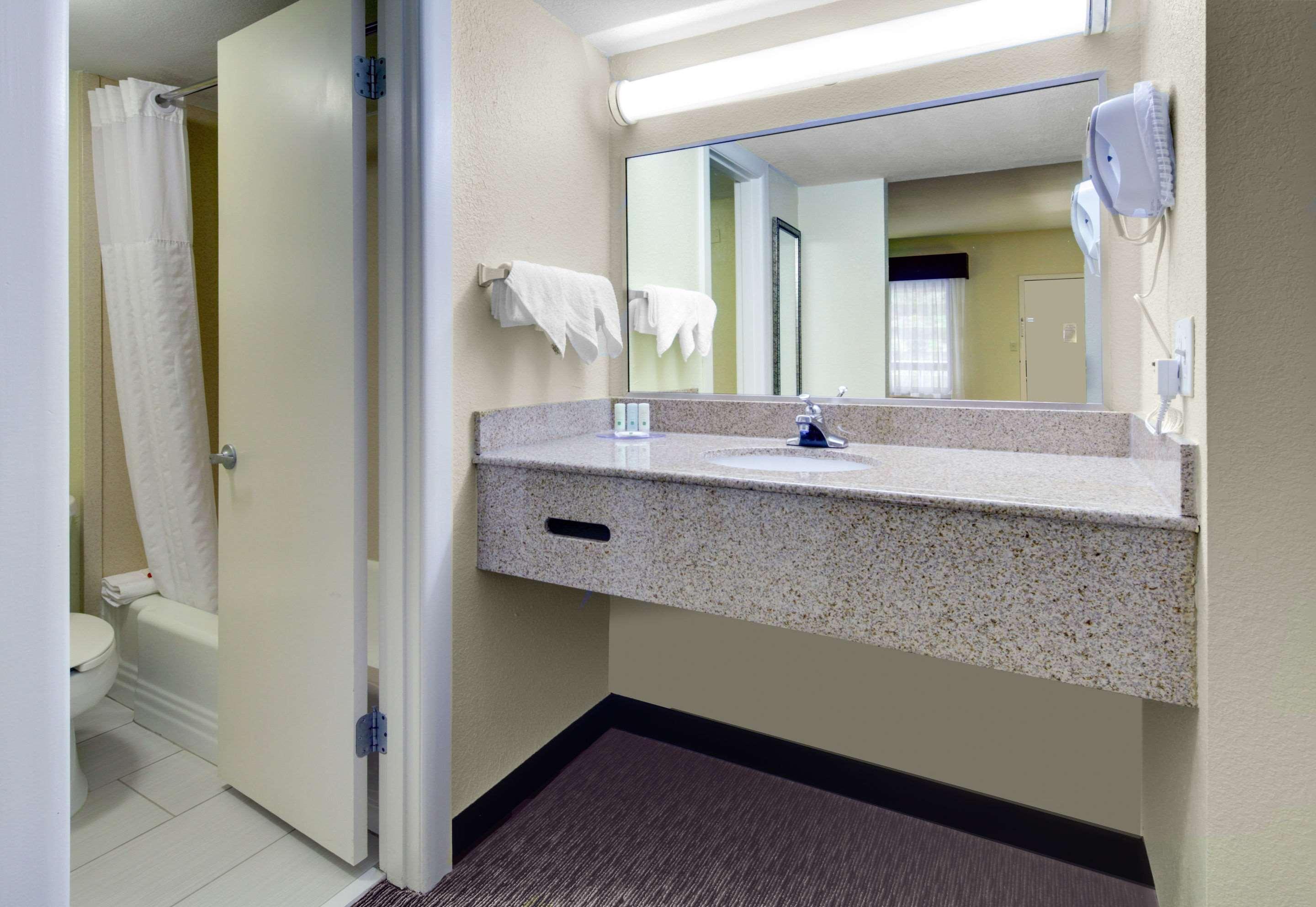 Quality Inn Asheville Downtown Tunnel Rd Εξωτερικό φωτογραφία
