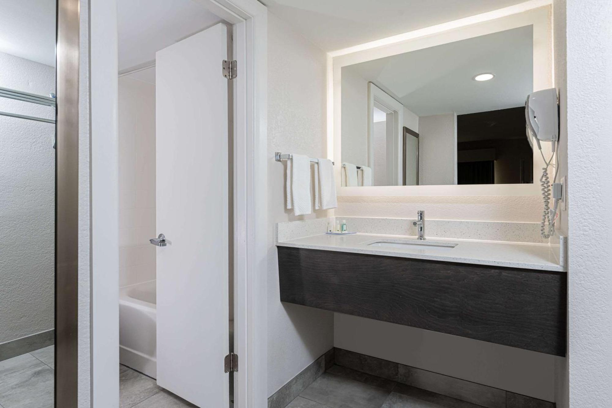Quality Inn Asheville Downtown Tunnel Rd Εξωτερικό φωτογραφία
